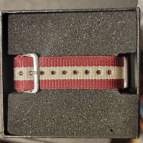 Toy Watch - Picture 3 of 3